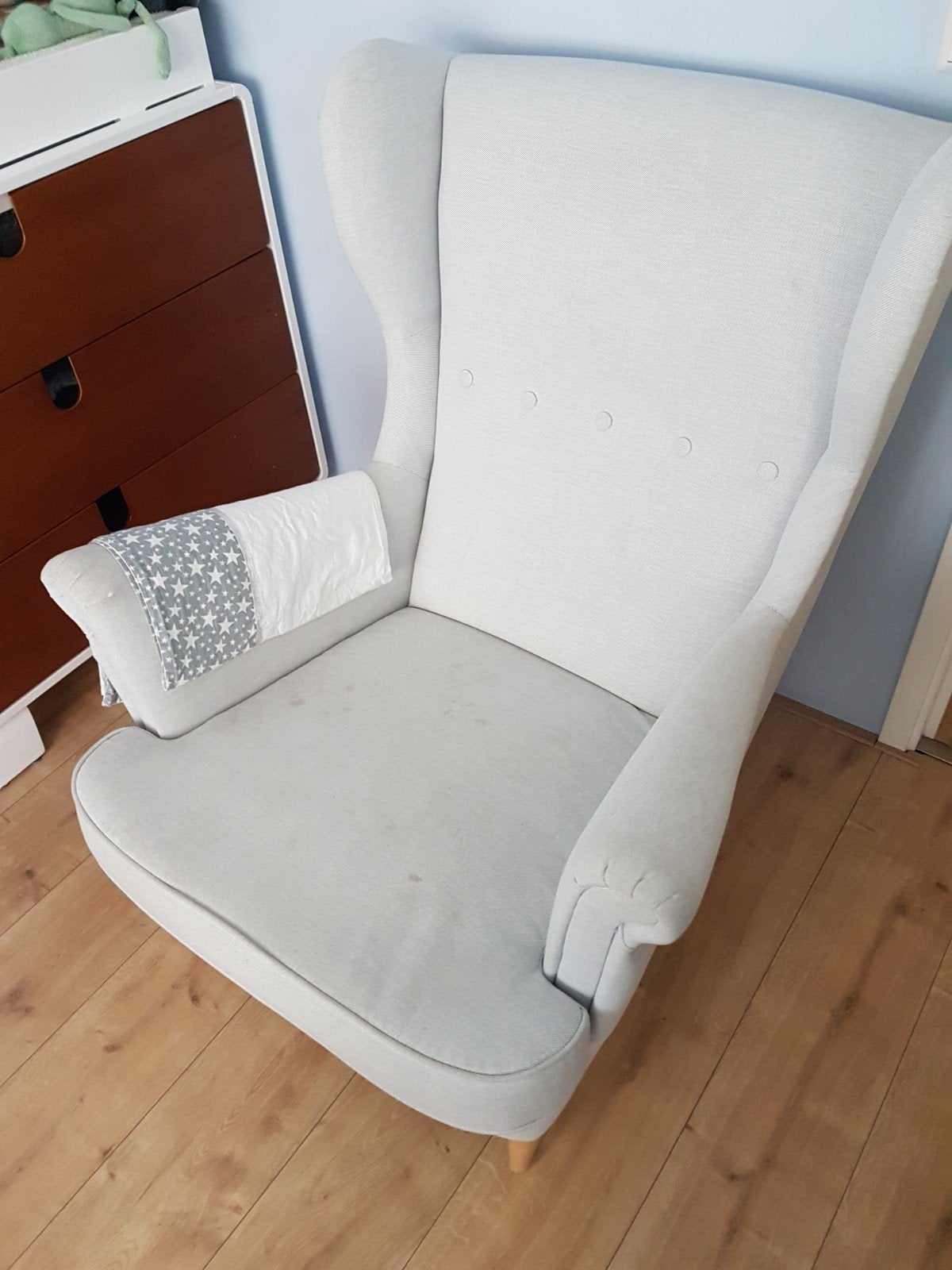 Strandmon stoel licht grijs, Huis en Inrichting, Fauteuils, Ophalen of Verzenden, Zo goed als nieuw, 75 tot 100 cm, 50 tot 75 cm