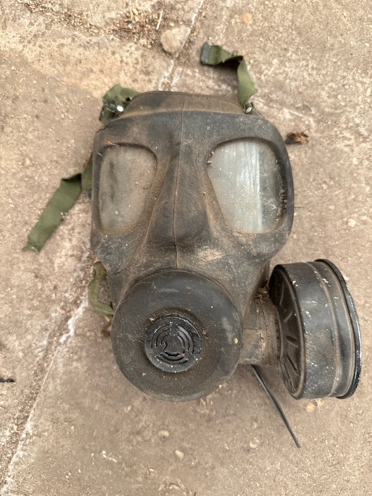 Oud gasmasker - Militair verzamelobject, Ophalen of Verzenden, Overige soorten, Overige gebieden, Overige typen