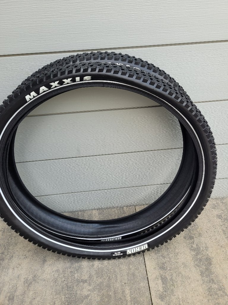 T.K. 2 NIEUWE MAXXIS 27,5X2,40 BANDEN, Fietsen en Brommers, Fietsonderdelen, Band, Overige materialen, Fatbike, Nieuw