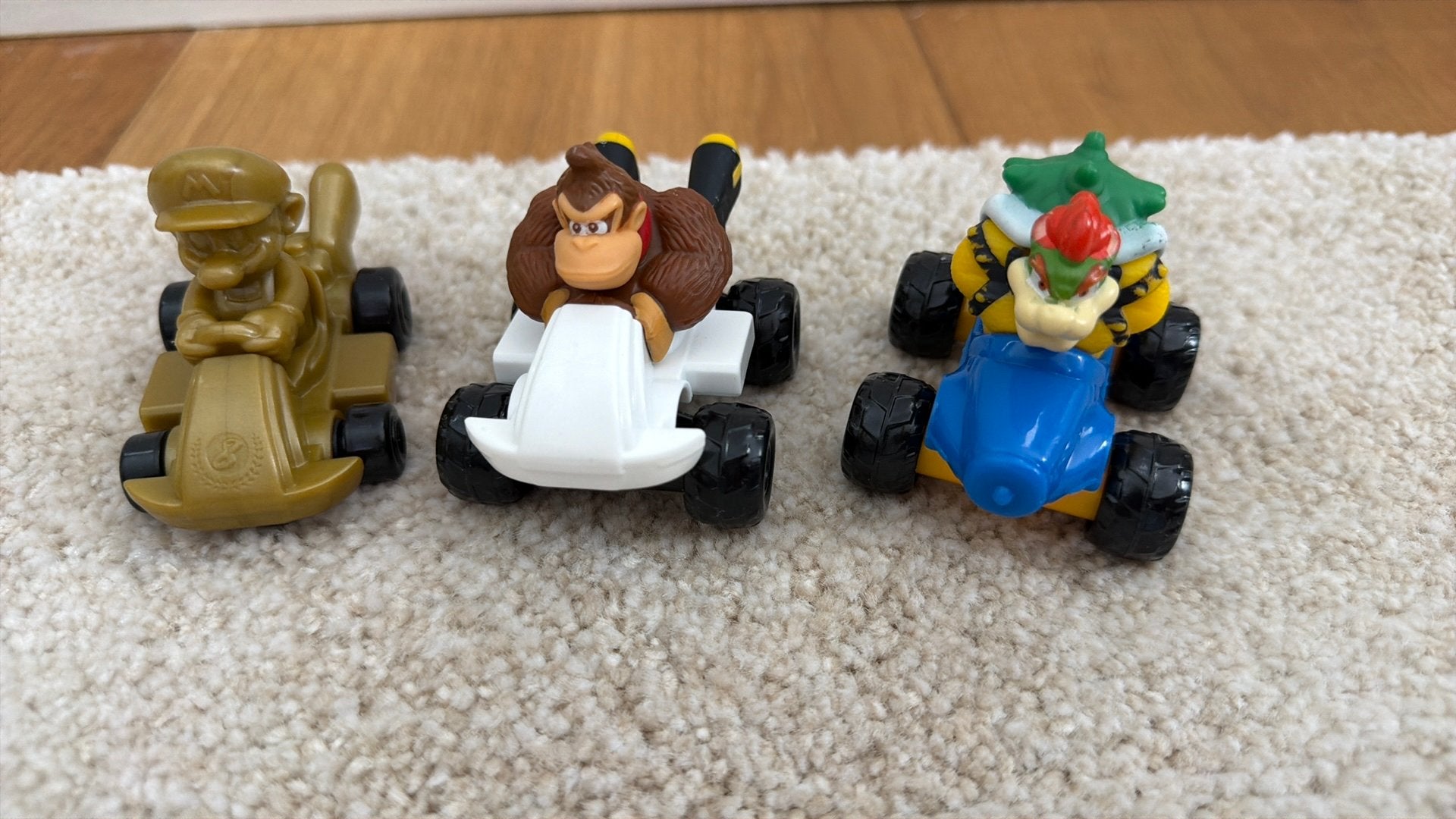 Mc donalds Mario goud, bowser en donkey Kong autootjes, Ophalen of Verzenden, Gebruikt