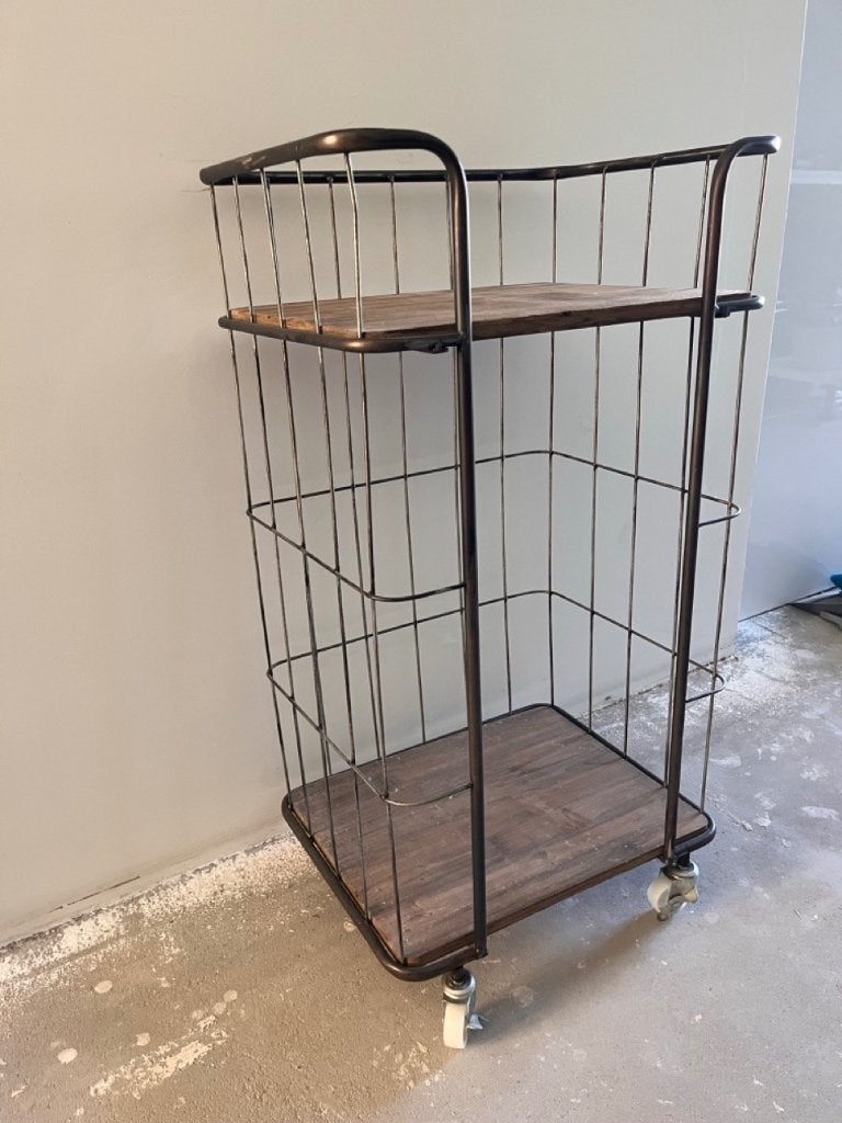 Industriële trolley/opbergrek + decoratieve mand, Ophalen, Gebruikt
