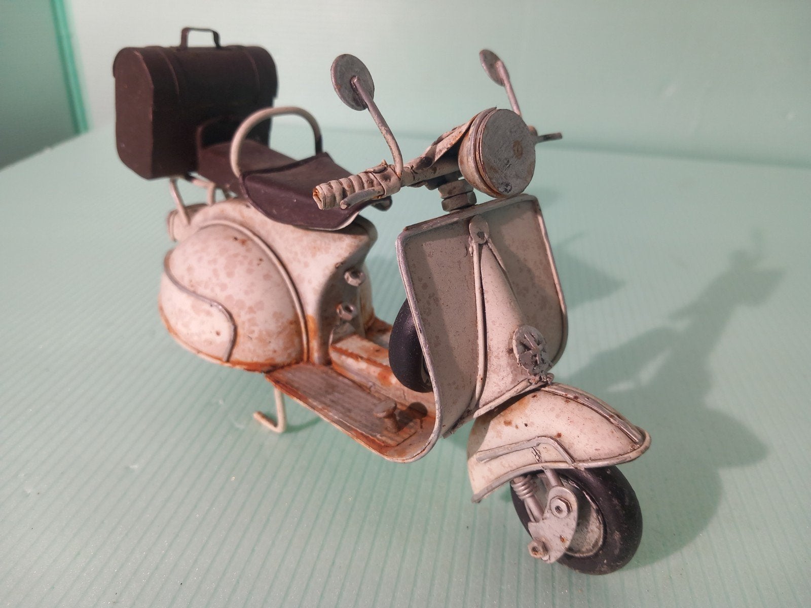 Decoratieve vintage scooter model - metaal, Overige merken, Gebruikt, 1:50 of kleiner, Overige typen