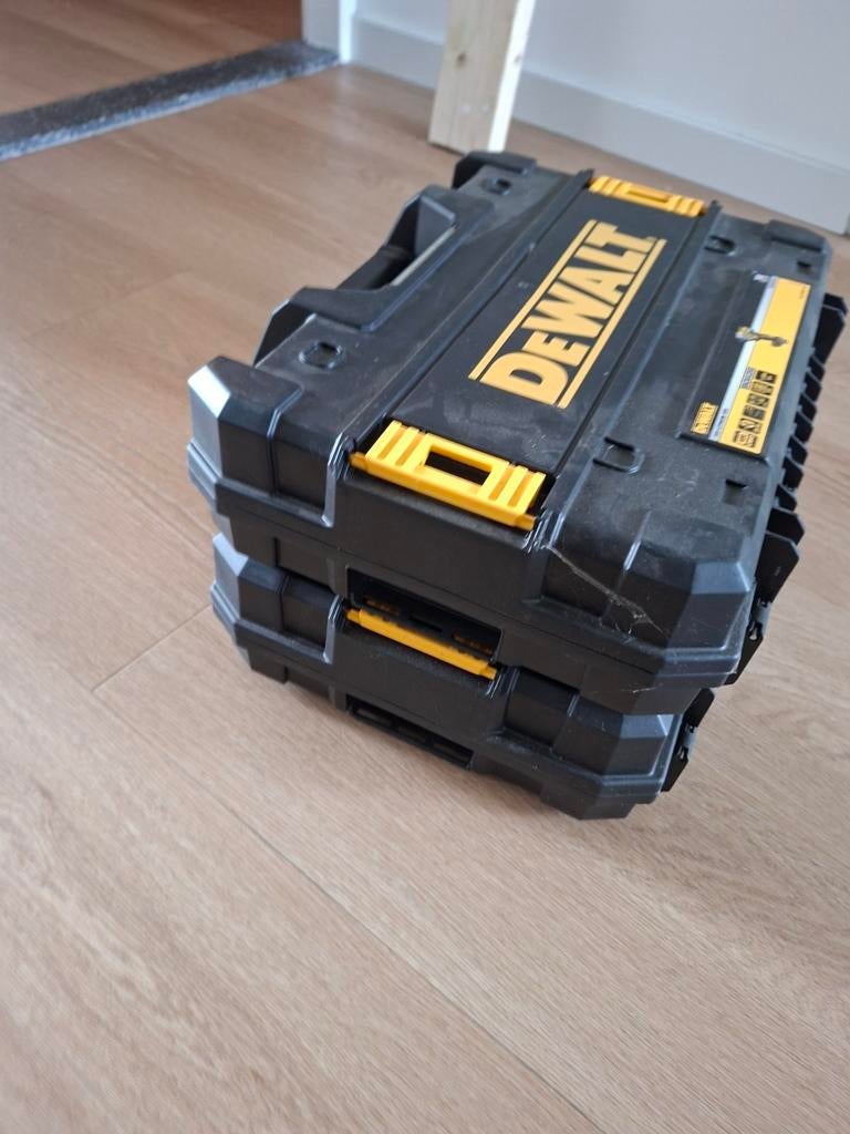 Dewalt koffers slagschroefmachine boormachine, Ophalen
