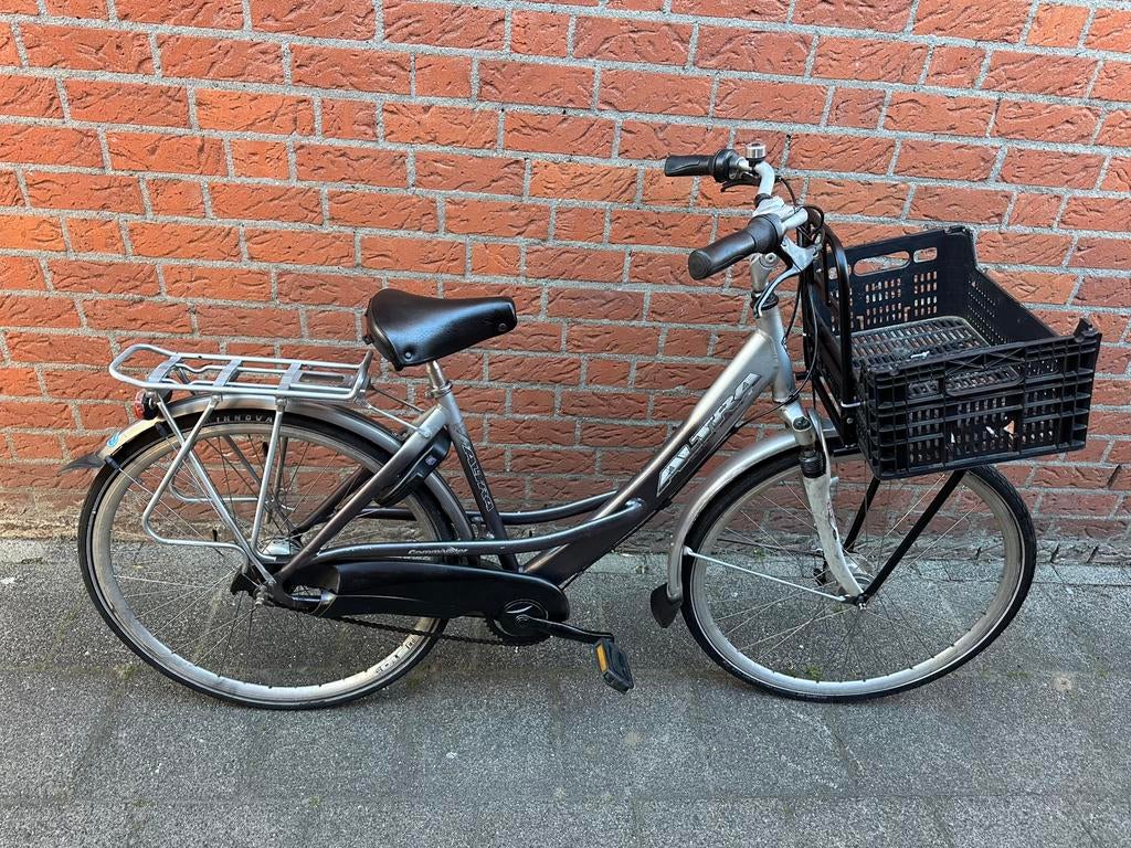 Mooie Damesfiets 28 inch 7 versnell met fietsbak, Fietsen en Brommers, Fietsen | Dames | Damesfietsen, Overige merken, Versnellingen