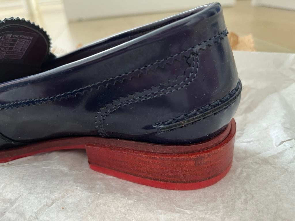 Tommy Hilfiger instappers maat 36 - Donkerblauw lakleer, Ophalen of Verzenden, Zo goed als nieuw, Blauw, Instappers