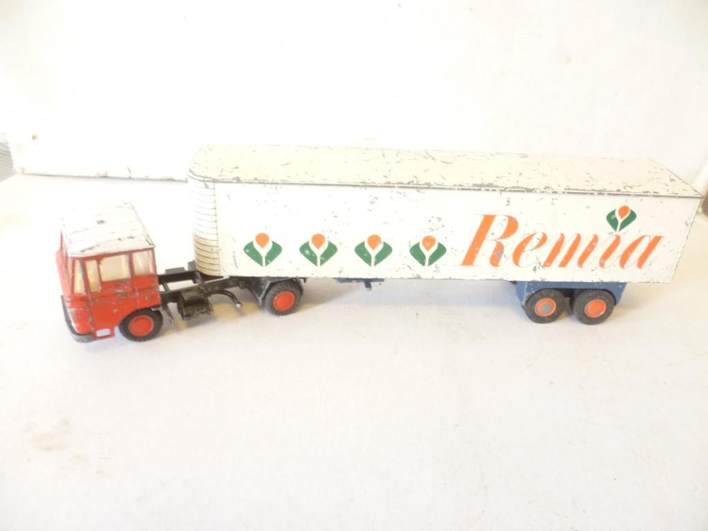 Oude Lion Car Daf 2600 vrachtauto met oplegger Remia 1:50., Ophalen of Verzenden, Gebruikt, Bus of Vrachtwagen, Lion Toys