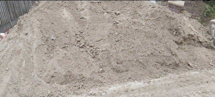 Gratis Zand met grind voor ophogen van uw straat, Tuin en Terras, Ophalen of Verzenden, Gebruikt, Ophoogzand