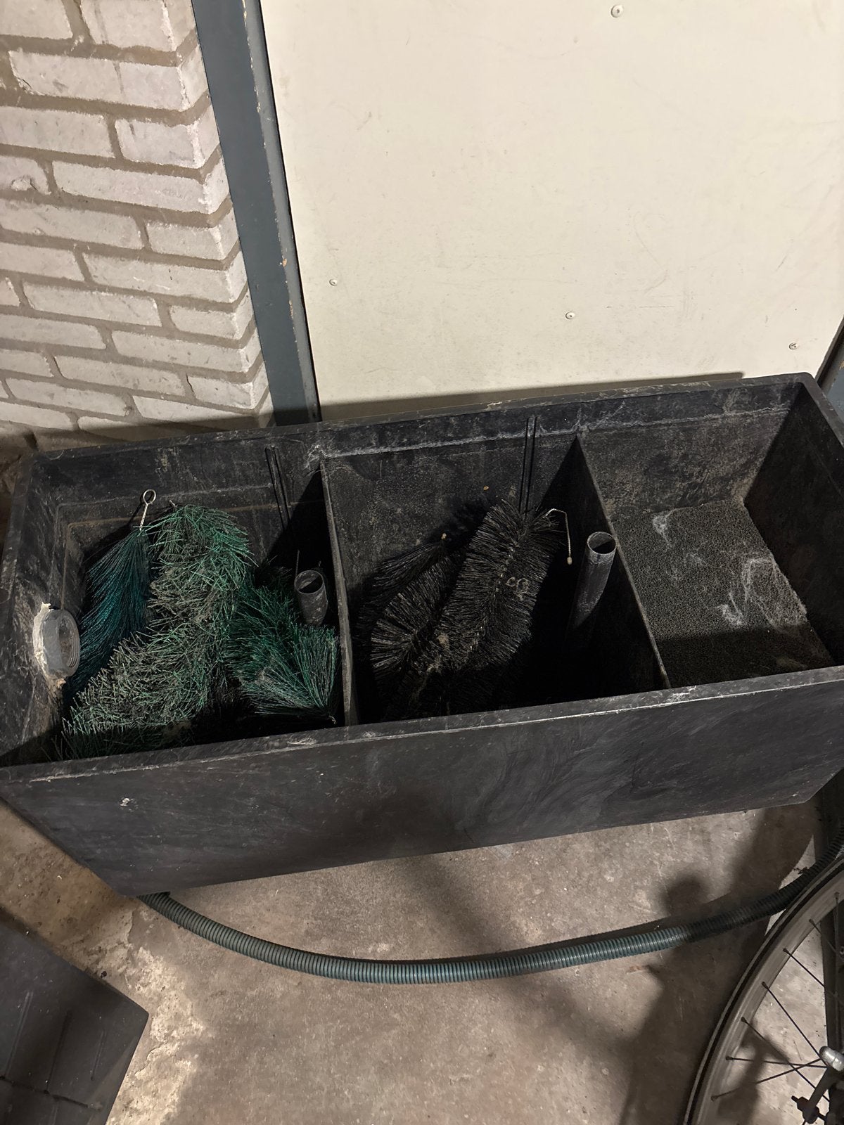Vijverfilter met borstels en deksel, Tuin en Terras, Ophalen of Verzenden, Gebruikt
