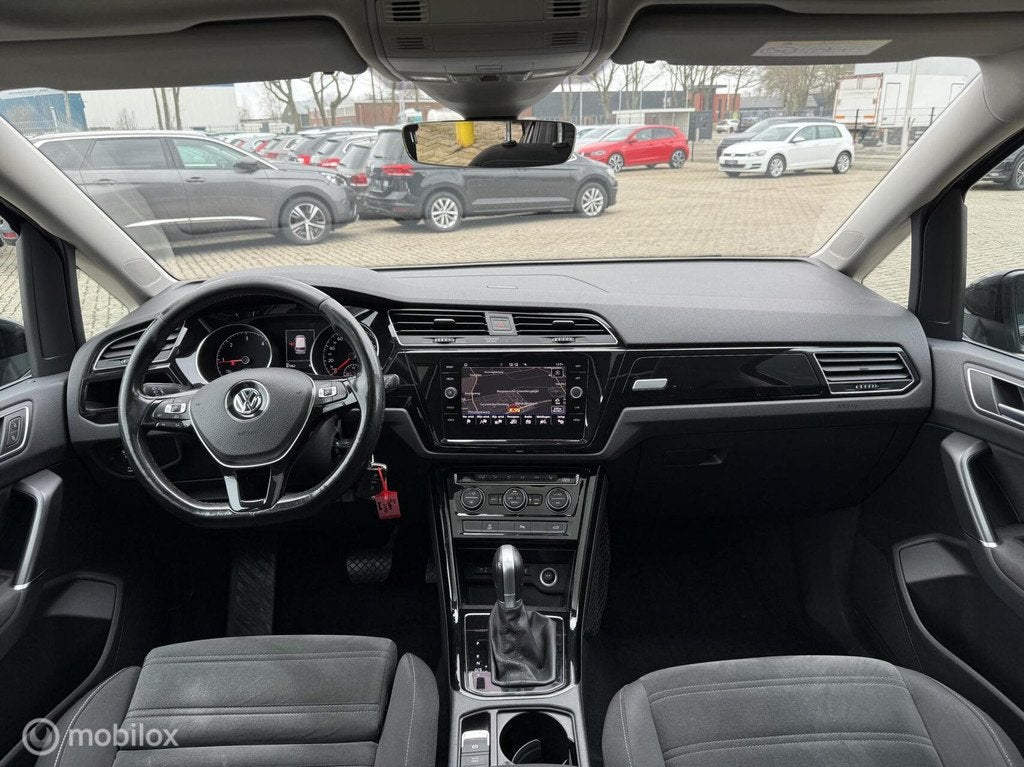 Volkswagen Touran 2.0 TDI DSG R-Line PANODAK | TREKHAAK |, Euro 6, Bedrijf, Diesel, Onderhoudsboekje