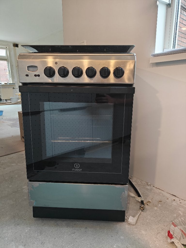 Gasfornuis en oven indesit, Ophalen, Gebruikt, 4 kookzones, Gas
