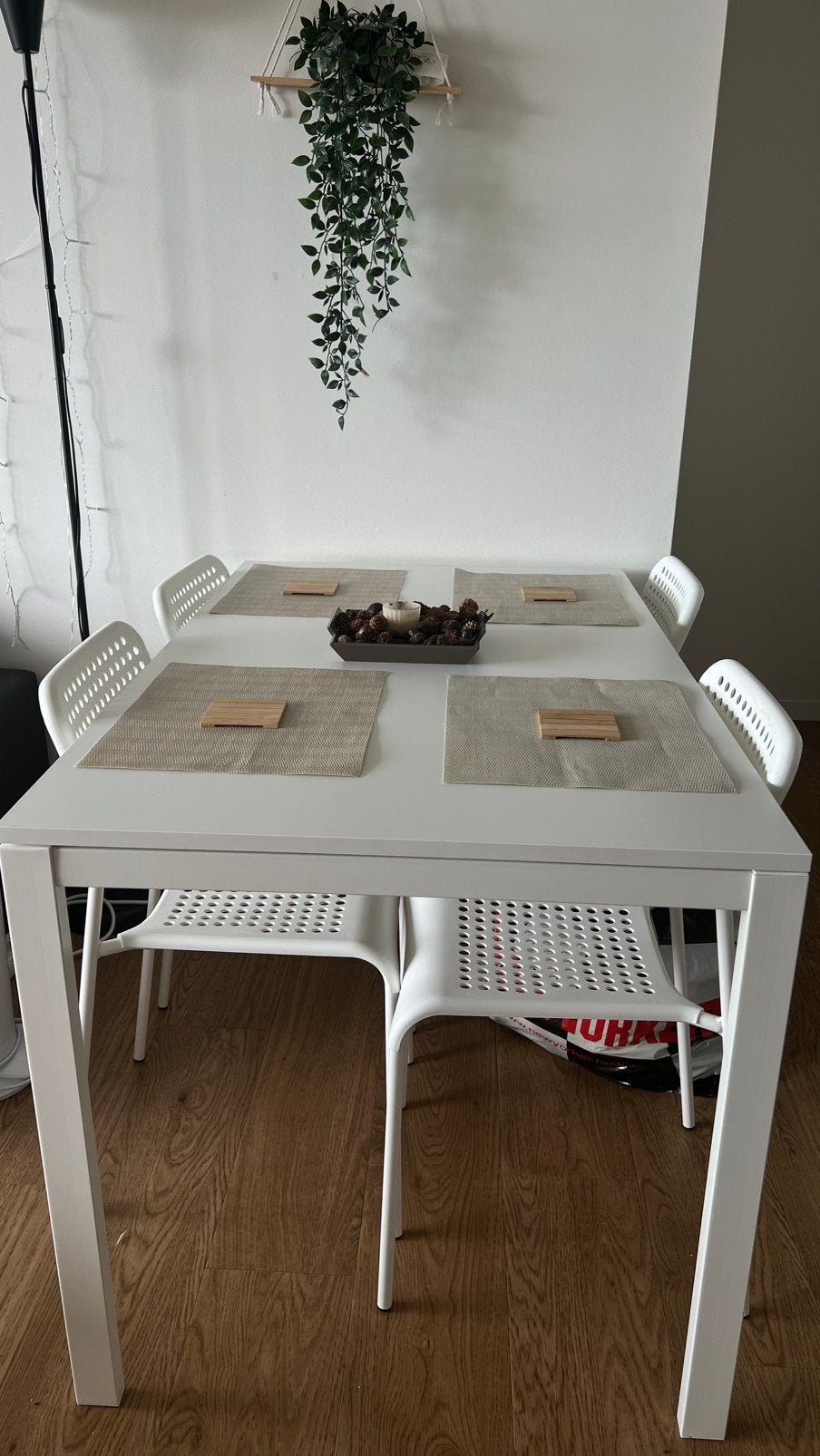 Modern White Dining Table with 4 Chairs, Ophalen of Verzenden, Zo goed als nieuw, Rechthoekig, 50 tot 100 cm