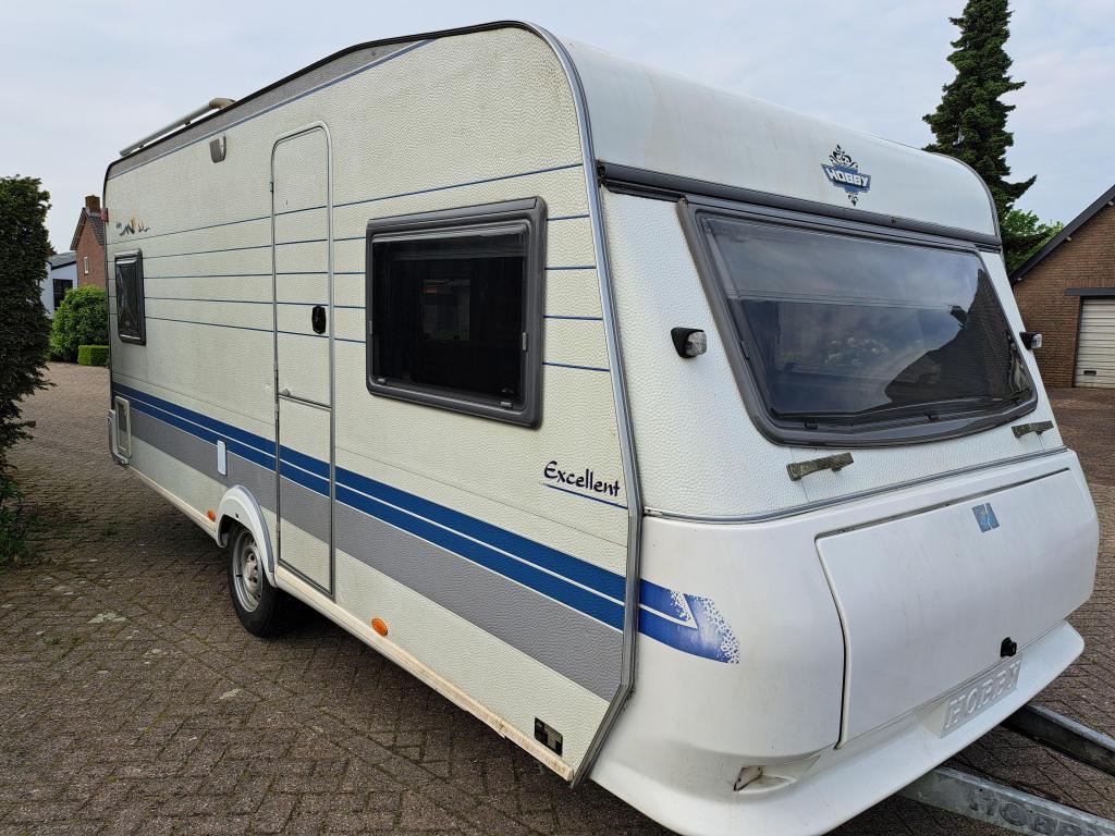 Hobby Excellent 495 Vochtschade, Caravans en Kamperen, Caravans, Bedrijf, tot en met 4, 1000 - 1250 kg, Rondzit, Hobby, Frans bed