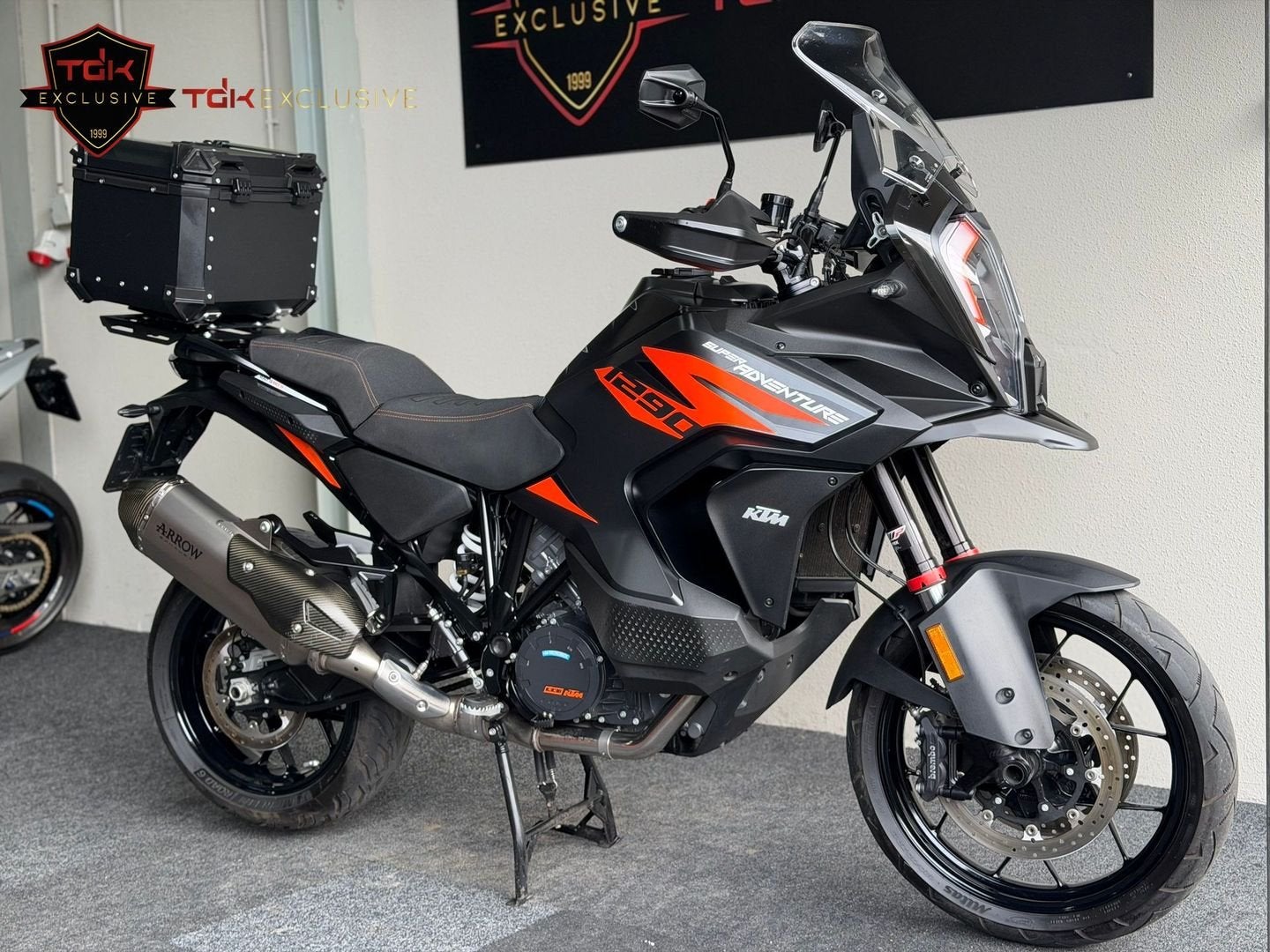 KTM 1290 SUPER ADVENTURE S ARROW BOMVOL! 2023 9.982 KM 1390, 2 cilinders, Motorrijbewijs A, Bedrijf, 1301 cc