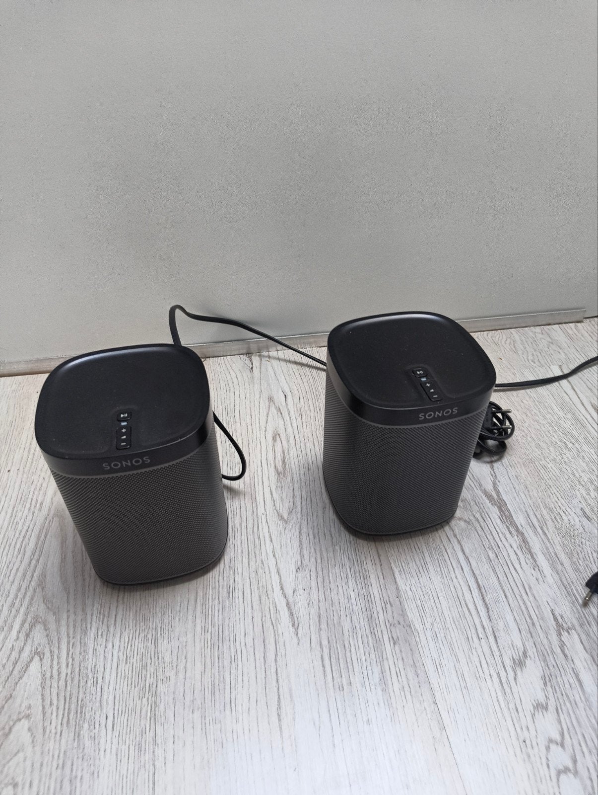 Foto 2 van Sonos play 1
Alle speakers werken goed en zijn ideaal als st