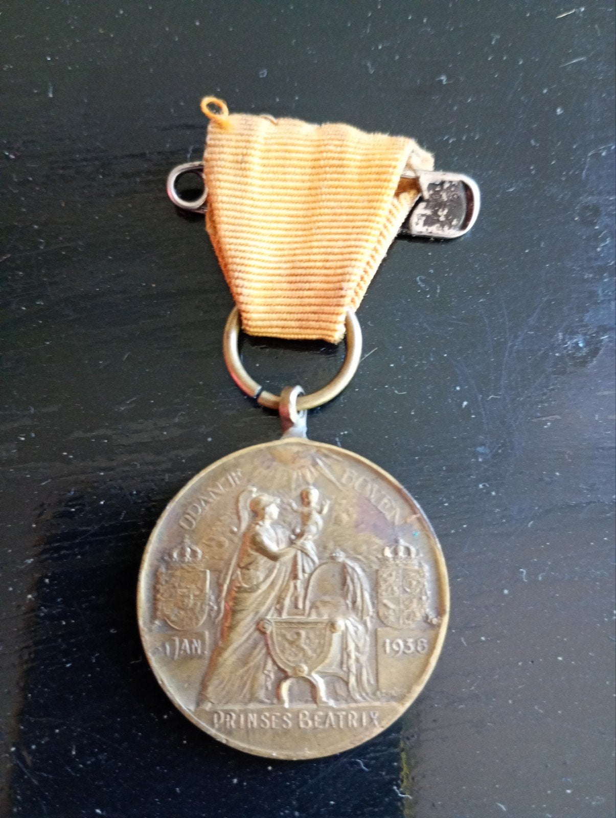 Oude medaille Prinses Beatrix 1938 - Geboortemedaille, Postzegels en Munten, Penningen en Medailles, Overige materialen, Verzenden