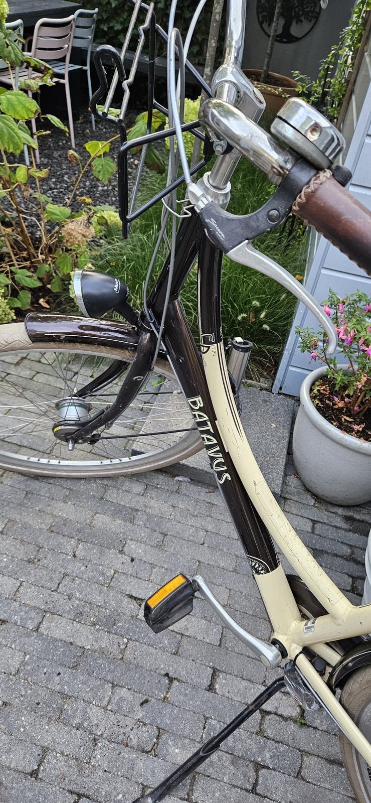Foto 5 van Stoere stevige batavus damesfiets