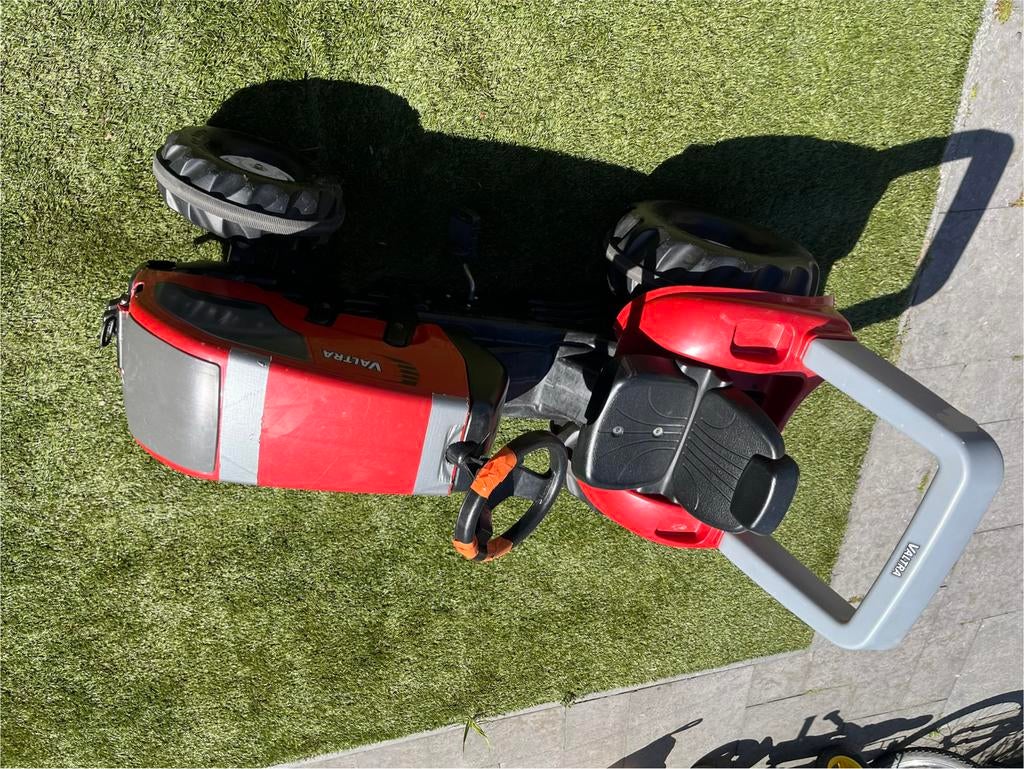 Valtra traptrekker - Rolly Toys, Ophalen of Verzenden, Gebruikt, Trapvoertuig