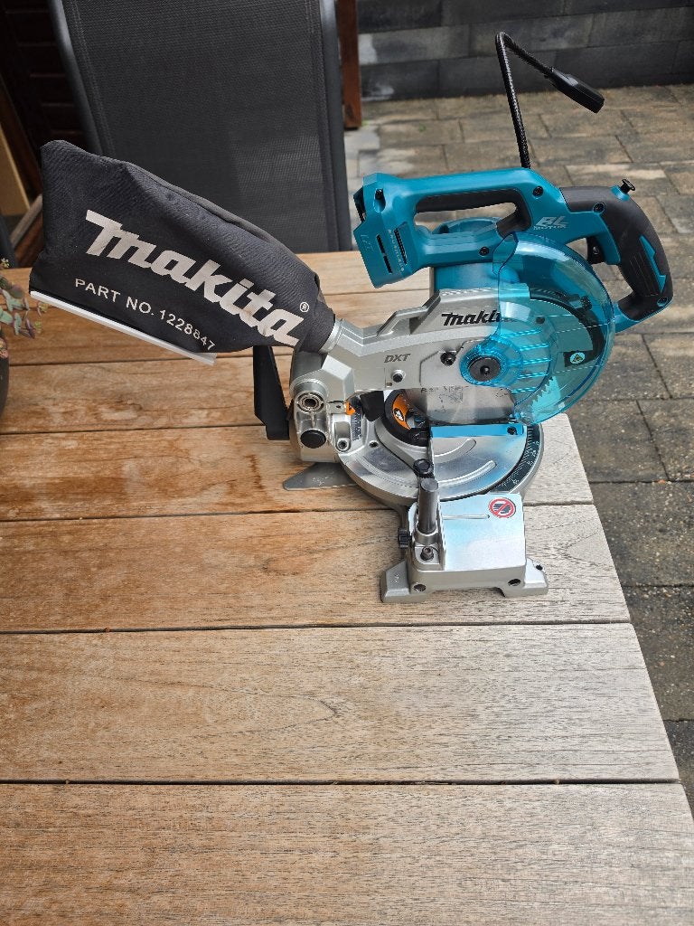 Makita DLS600 18V accu verstek/afkortzaag, Ophalen of Verzenden, Zo goed als nieuw, Makita, Afkortzaag