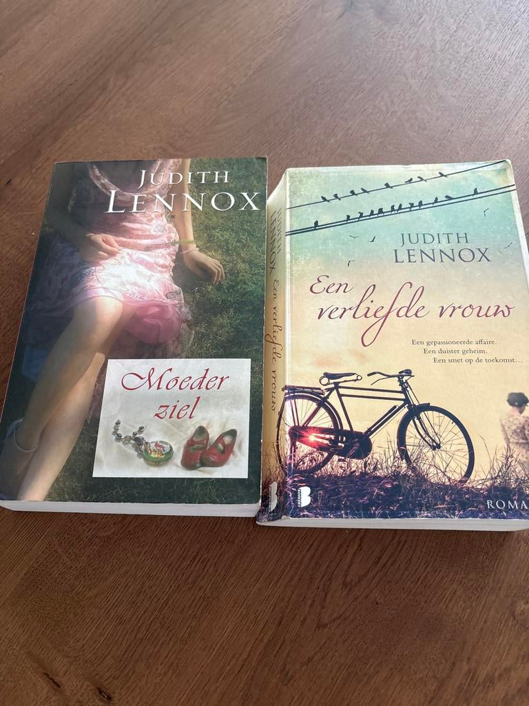 Judith Lennox - Moederziel & Een verliefde vrouw, Ophalen of Verzenden, Gelezen, Europa overig
