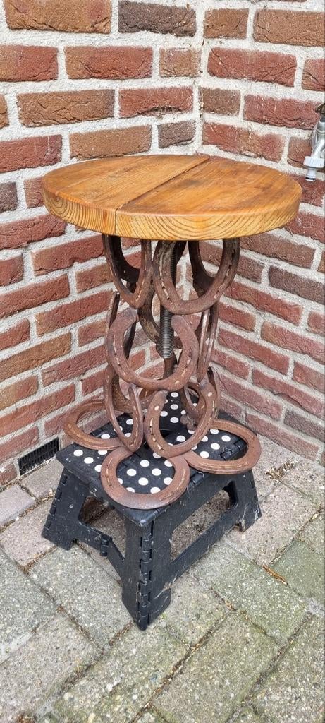 Handgemaakte in hoogte verstelbare draaibare tafel hoefijzer, Ophalen of Verzenden, In hoogte verstelbaar, Zo goed als nieuw