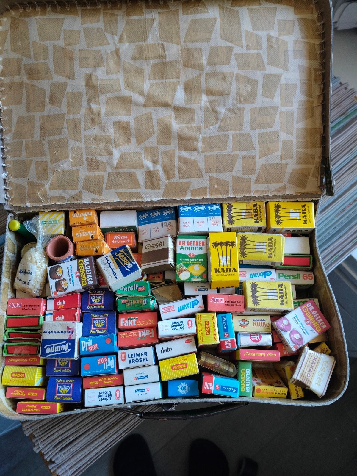 Vintage Miniatuur Boodschappen Koffer met Diverse Artikelen, Ophalen of Verzenden, Gebruikt, Gebruiksvoorwerp