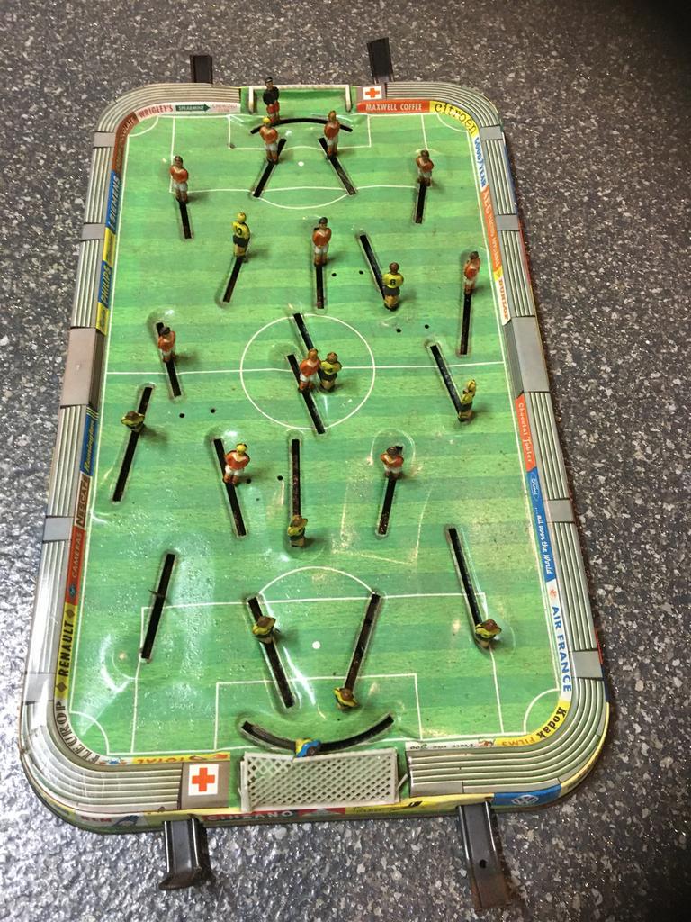 Mechanische voetbalspel speelgoed., Ophalen of Verzenden