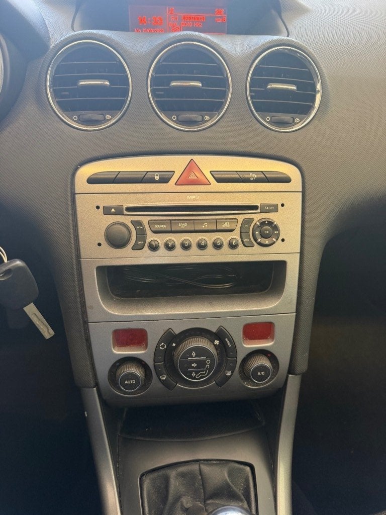 Peugeot 308 1.6 VTi XS Première 7pers PANO RIJDT GOED NAP A, Auto's, Voorwielaandrijving, Parkeersensor, Gebruikt, 4 cilinders