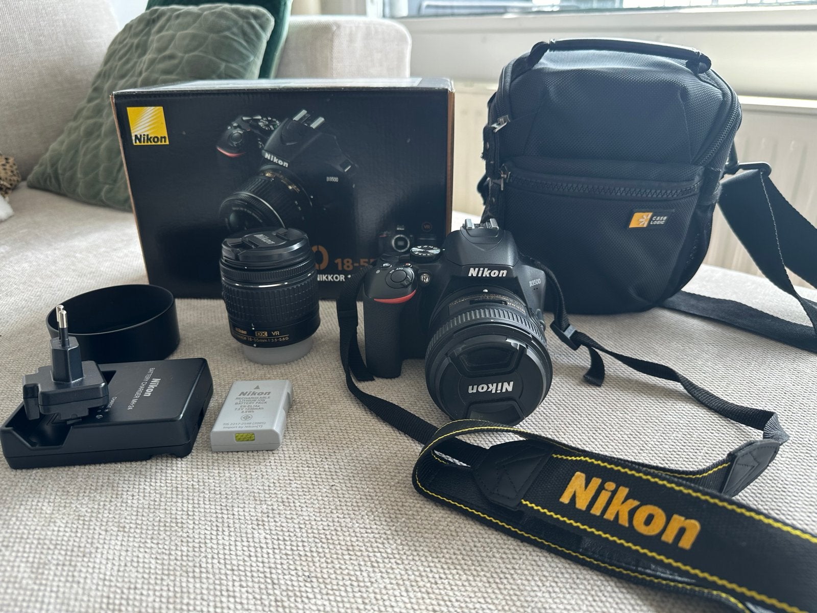 Nikon D3500 spiegelreflexcamera met 18-55mm en 50mm lens, Spiegelreflex, Beeldstabilisatie, Ophalen of Verzenden, Zo goed als nieuw
