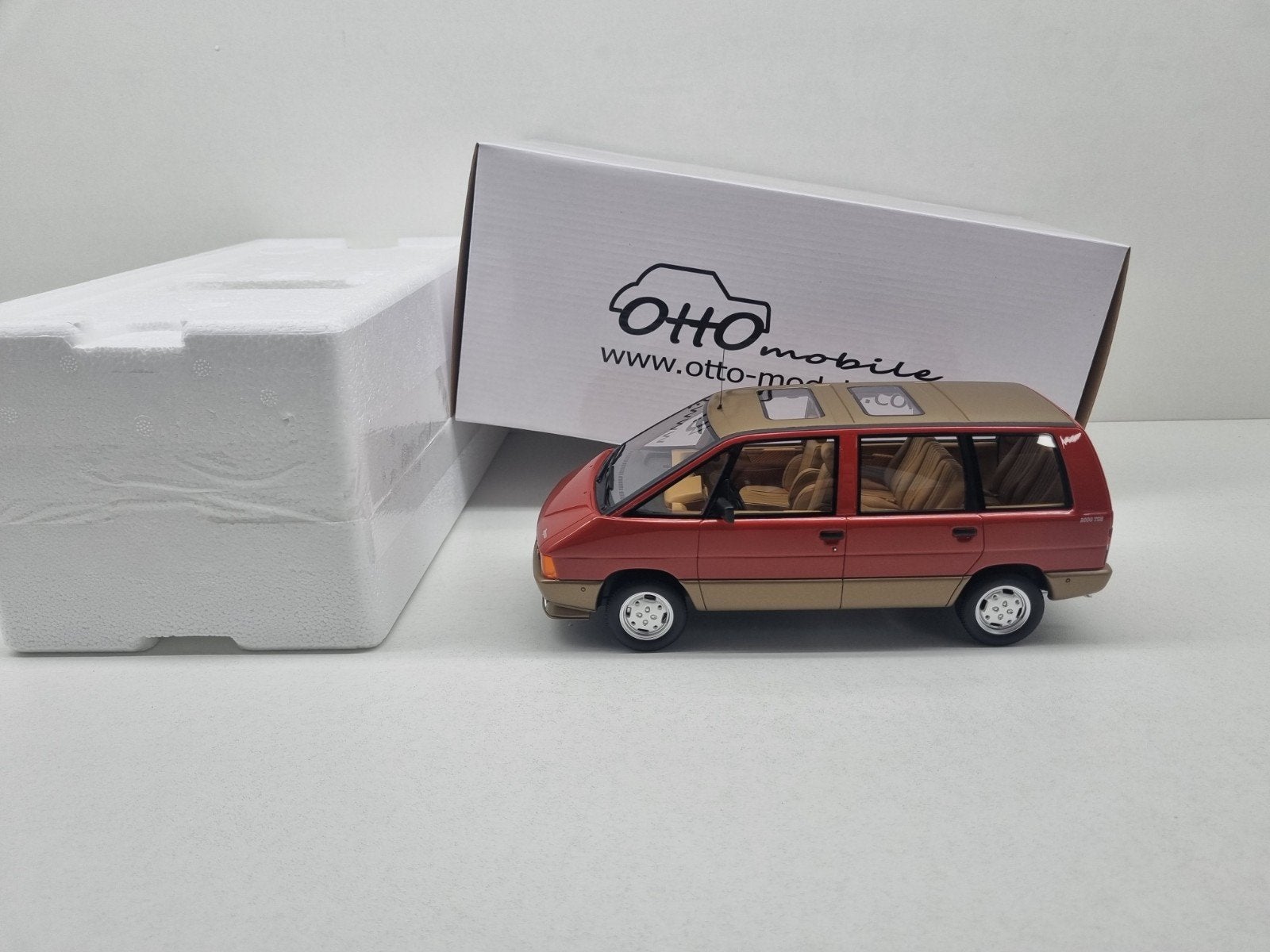 Ottomobile Renault Espace 2000 TSE 1/999
1:18 Nieuw, Ophalen of Verzenden, Nieuw, Auto, OttOMobile