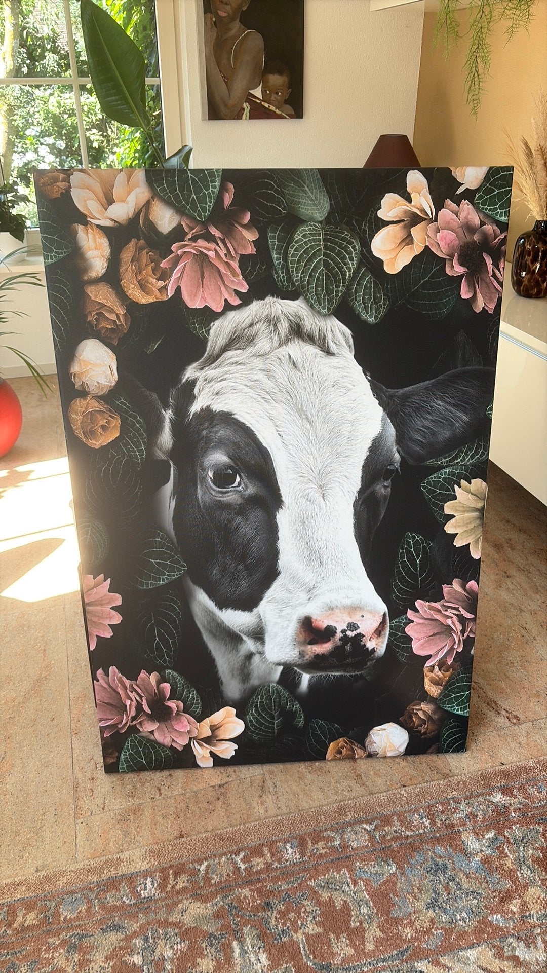 Canvas schilderij – Portret van een koe met bloemen 80 x 120, Ophalen, Gebruikt, Schilderij, 75 tot 100 cm