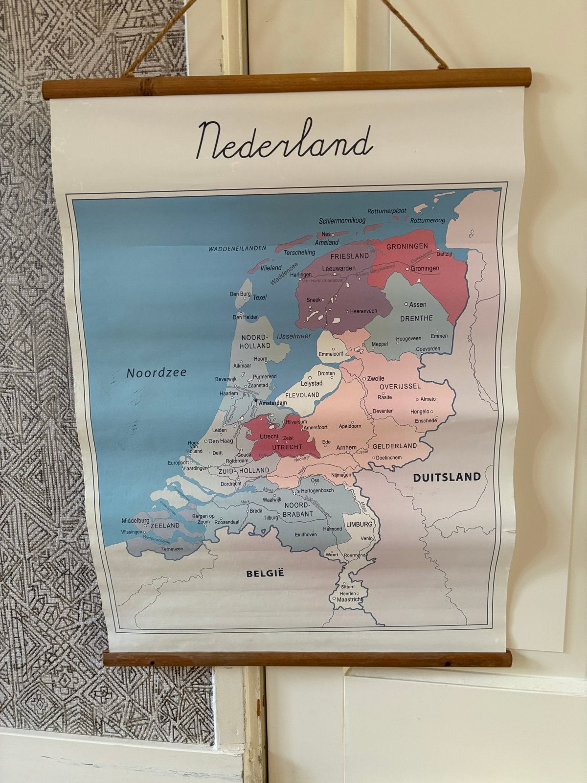 Schoolplaat/Rolkaart Nederland - Gedetailleerde Landkaart, Antiek en Kunst, Ophalen
