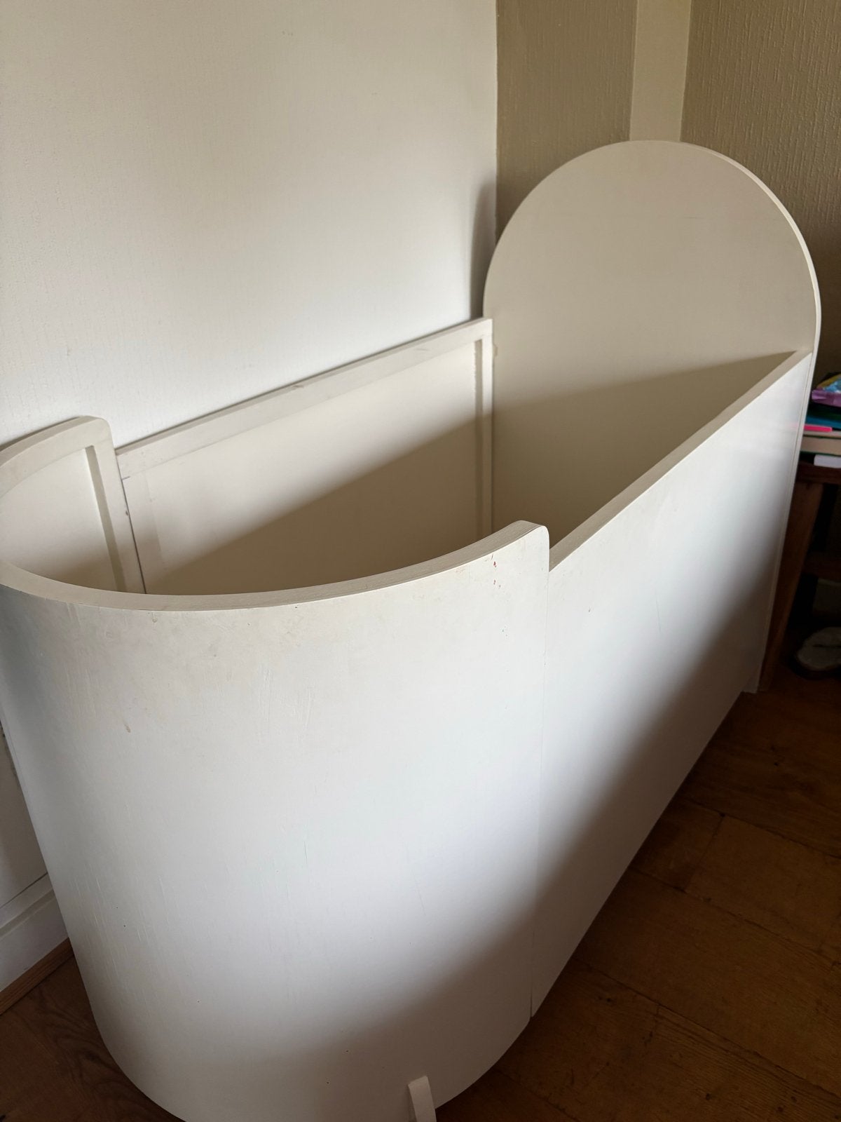 Vintage babybedje uit 1953 - Mooi en uniek design, Ophalen, Gebruikt, Minder dan 140 cm, Minder dan 70 cm
