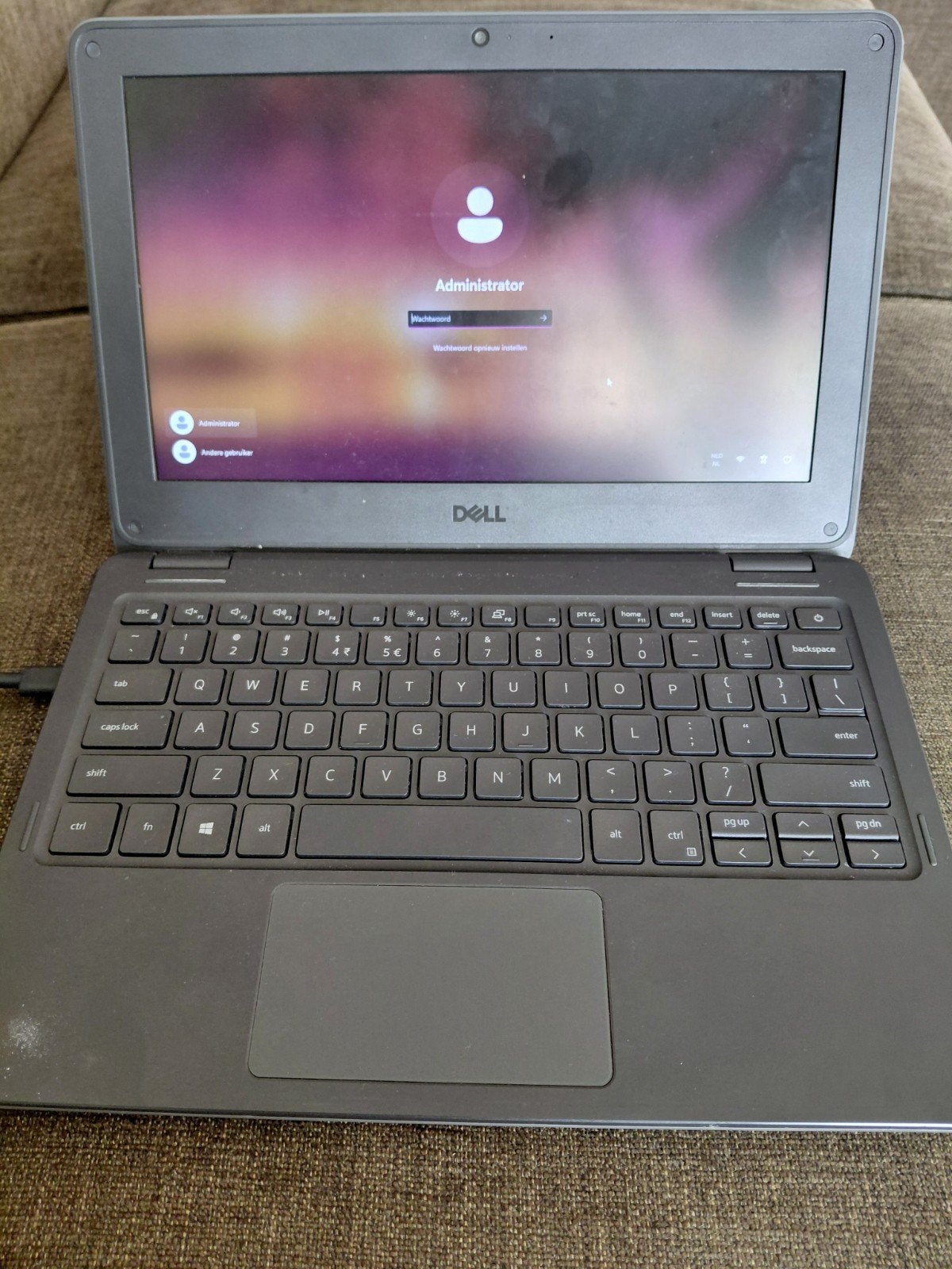 Dell Latitude 3120 Laptop - Intel Pentium Silver N6000, Computers en Software, Windows Laptops, Gebruikt, Qwerty, Intel Pentium Silver N6000