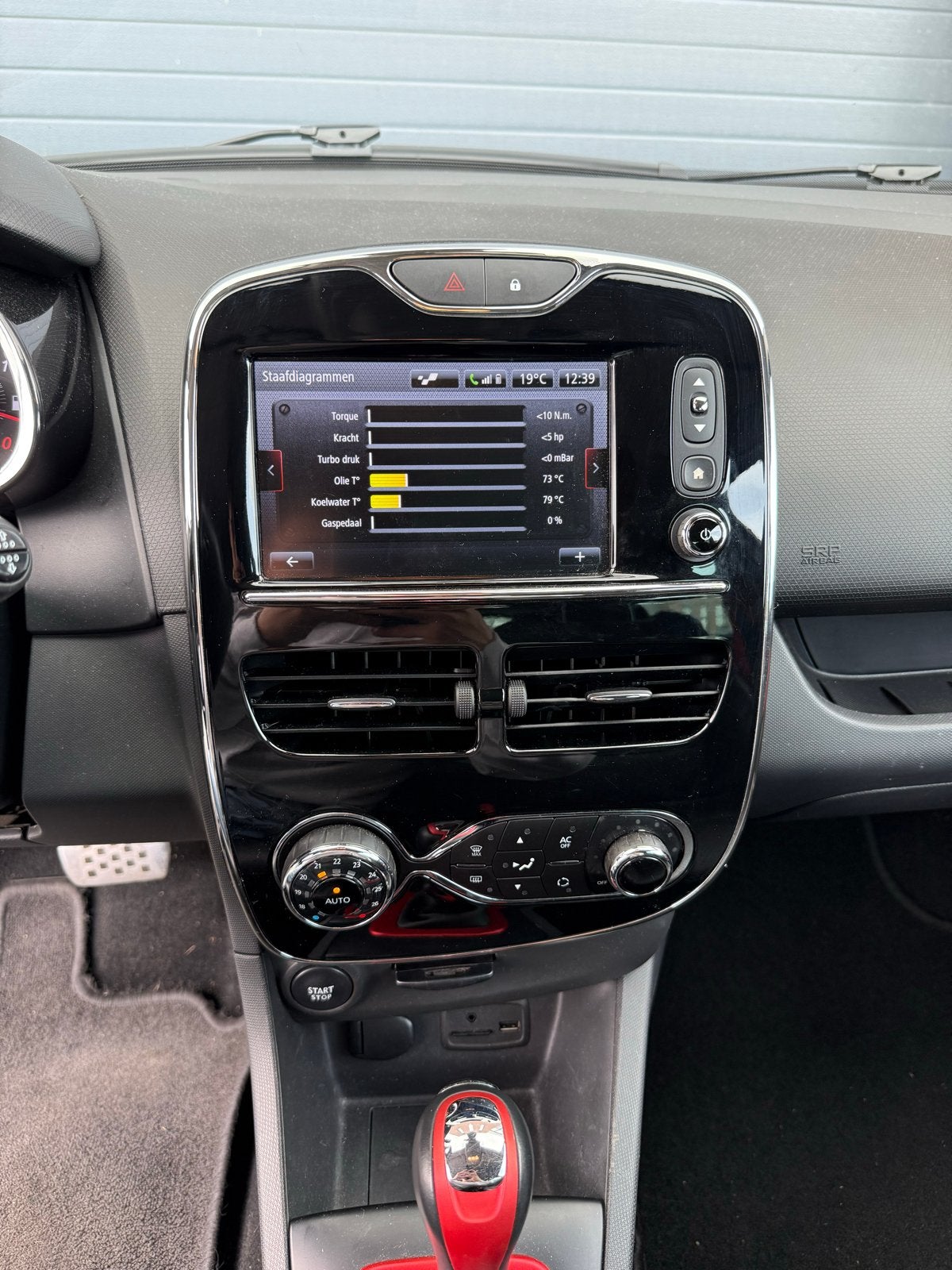 Foto 9 van Renault Clio 1.6 RS Turbo 147KW 5-DRS AUT 2015 Grijs