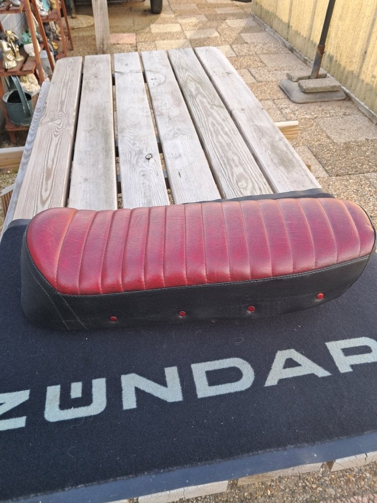 Dikke Denfeld rood/zwart compleet., Ophalen of Verzenden, Gebruikt, Zadel