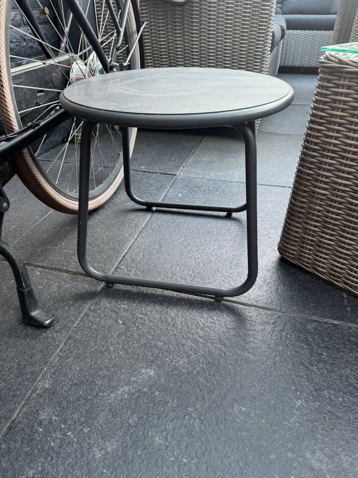 Tafeltje ijzer, Ophalen, Zo goed als nieuw