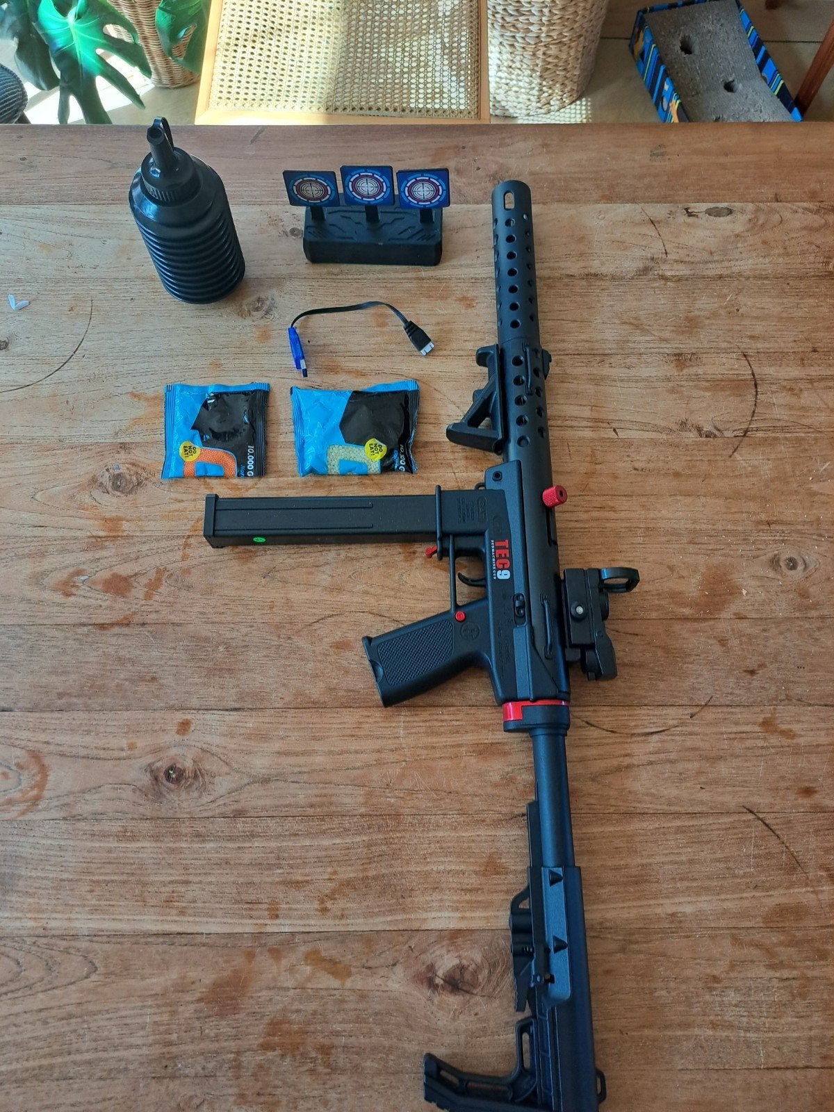 TEC9 Gel Blaster - Zo goed als nieuw, 1 meter lang, Ophalen, Zo goed als nieuw
