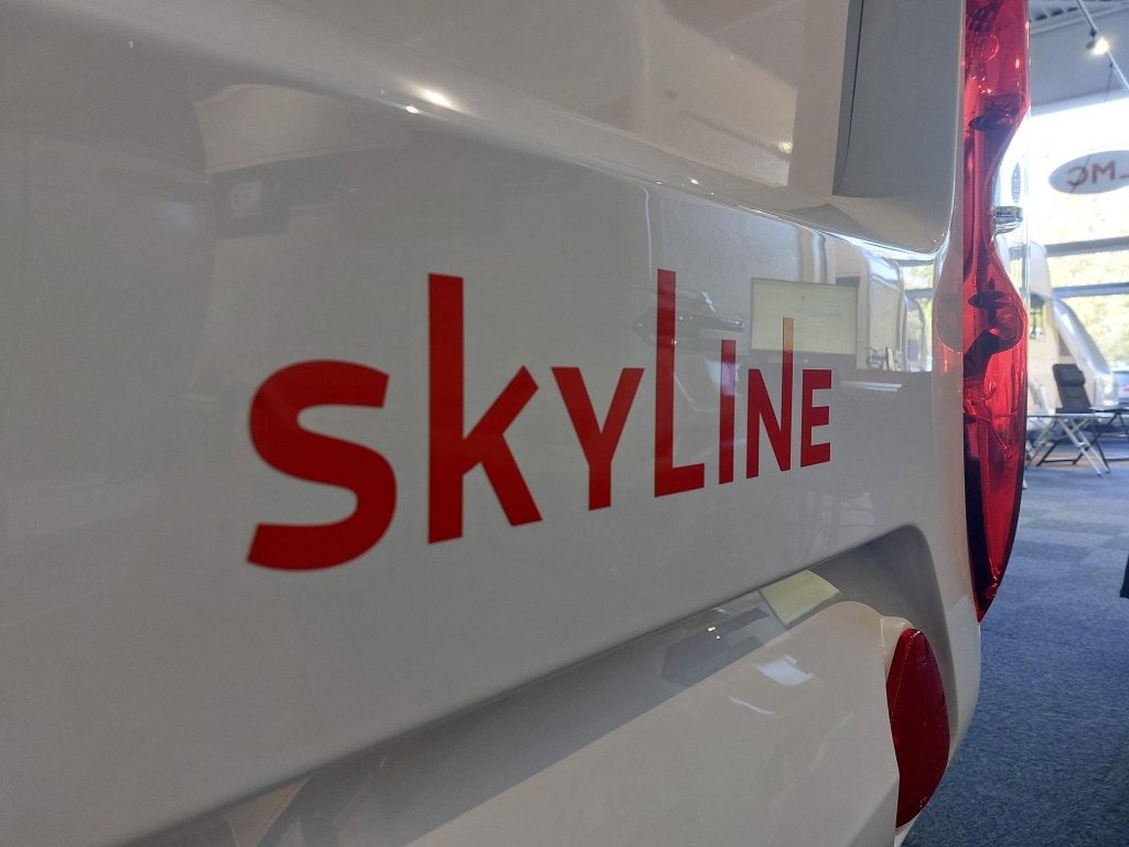 Bürstner Premio SkyLine 460 TS 2025 Fransbed/Rondzi, Rondzit, Bedrijf, Schokbreker, Tot en met 4