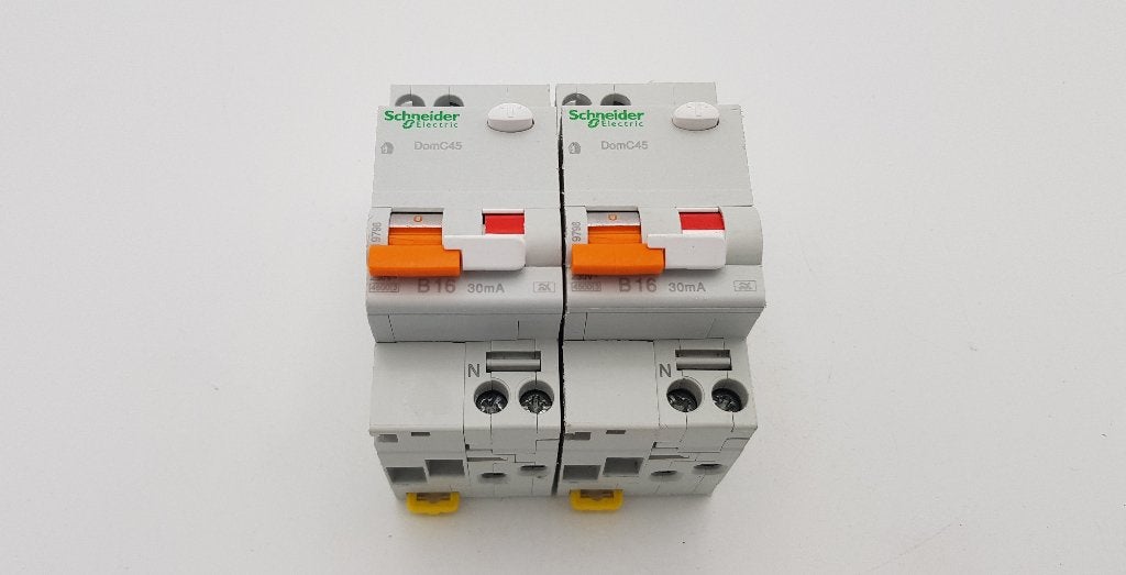 Schneider Groepenkast Aardlekautomaat DOM C45 B16 30mA (2x), Gebruikt, Onbekend, Ophalen of Verzenden, Onbekend