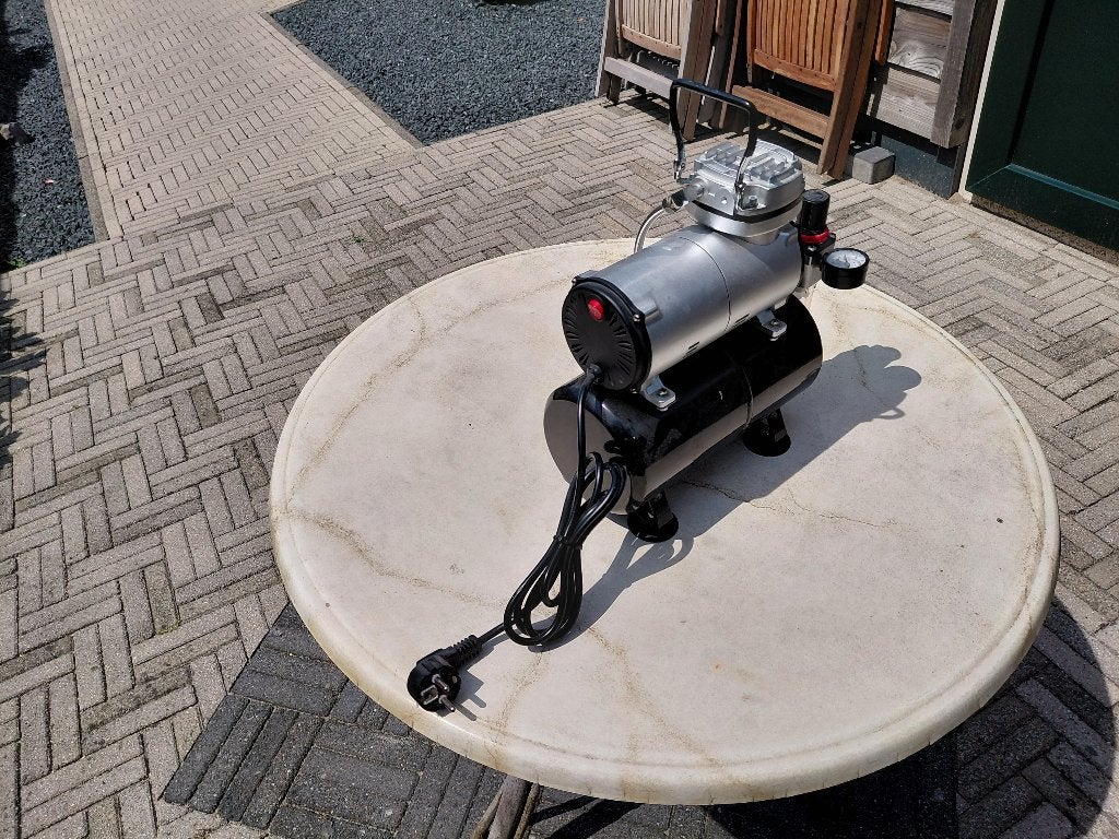 Compressor Timbertech ABPST06 + Airbrush-set., Nieuw, Ophalen of Verzenden, Minder dan 200 liter/min, Minder dan 6 bar