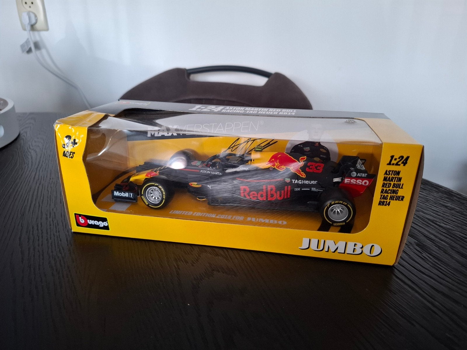 Max verstappen auto 1:24, Ophalen of Verzenden, Bburago