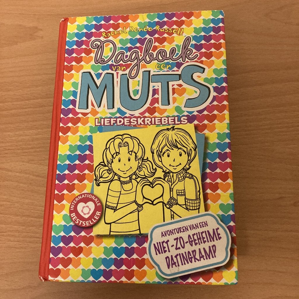 Dagboek van een Muts: Liefdeskriebels (deel 12), Ophalen, Gelezen, Rachel Renée Russell, Fictie