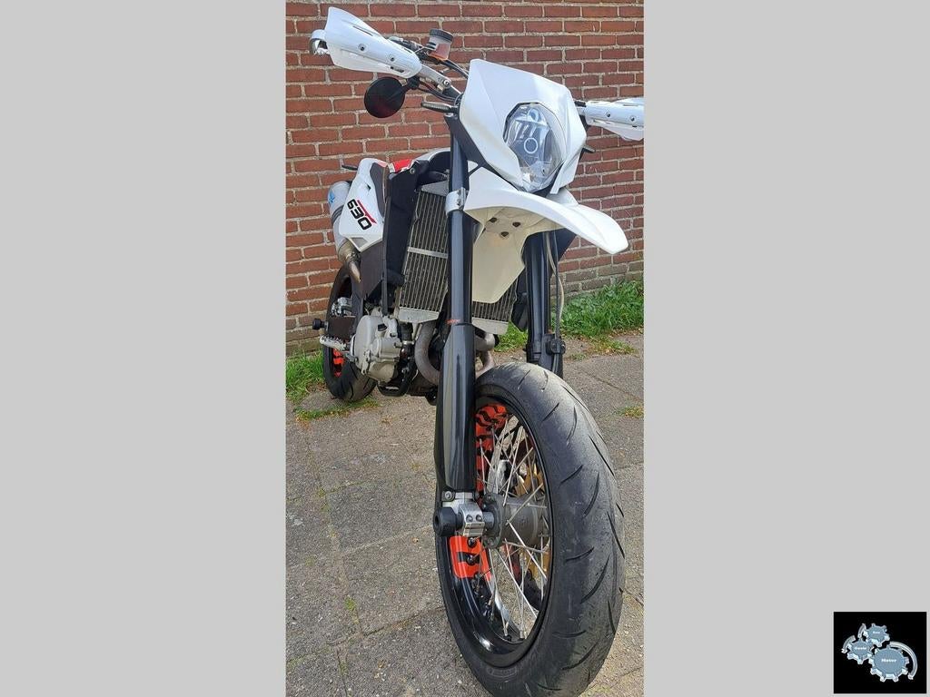 HUSQVARNA SM 630  ((( Leovince & Powercommander ))), Motorrijbewijs A, Bedrijf, Onbekend, Meer dan 35 kW
