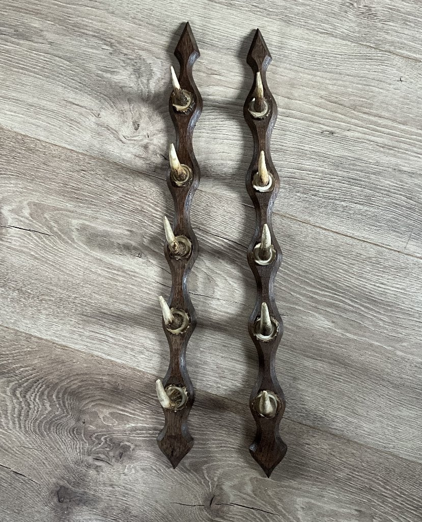 Antieke houten geweerhouder met decoratie van hertenhoorns, Ophalen of Verzenden, Gebruikt