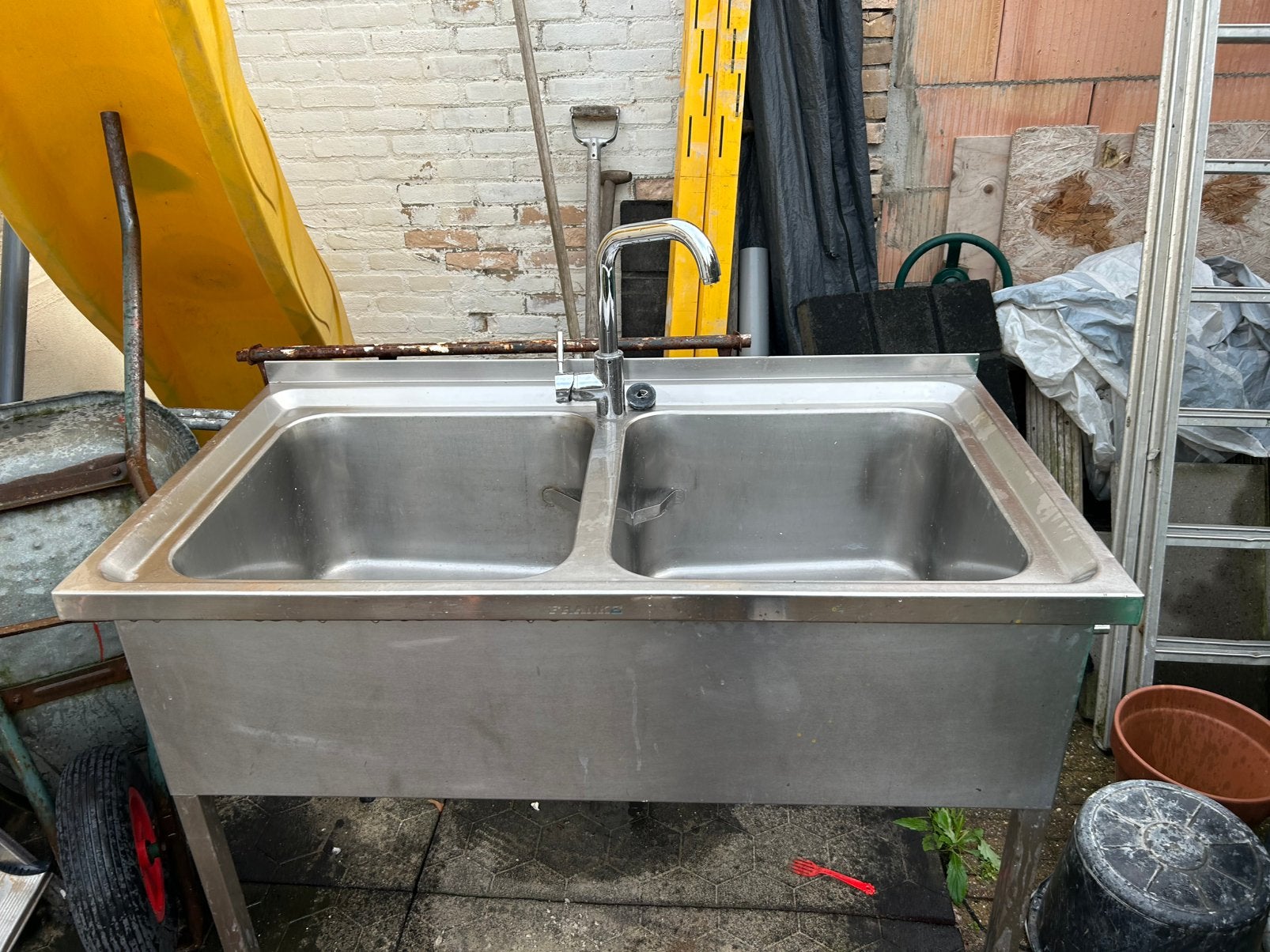 Dubbele spoelbak met mengkraan, Ophalen, Gebruikt, Rvs, Wastafel