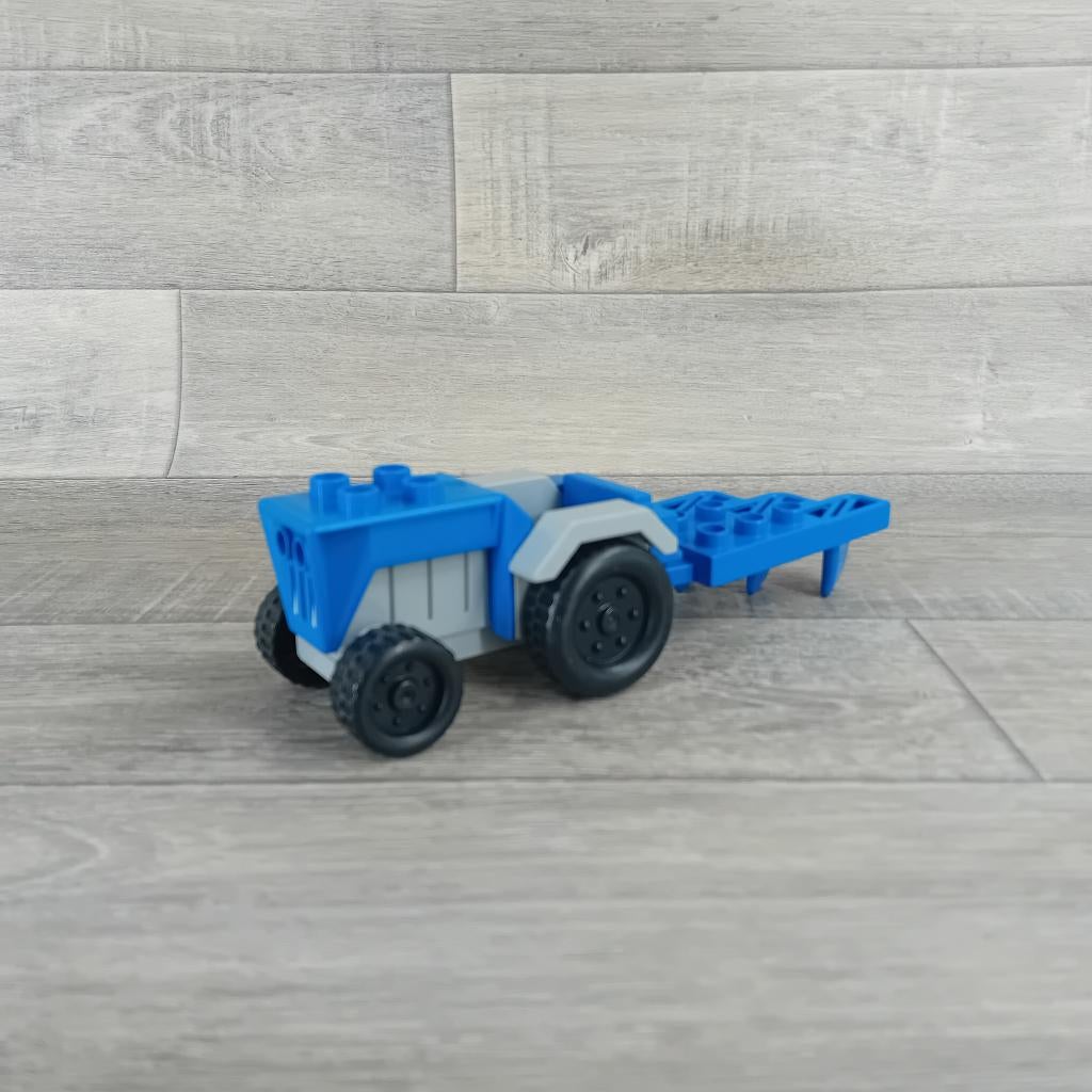 duplo boerderij tractor met ploeg, Aastvej 1 – 7190 Billund  - Denemarken, Product.compliance@LEGO.com, Ophalen of Verzenden, Zo goed als nieuw