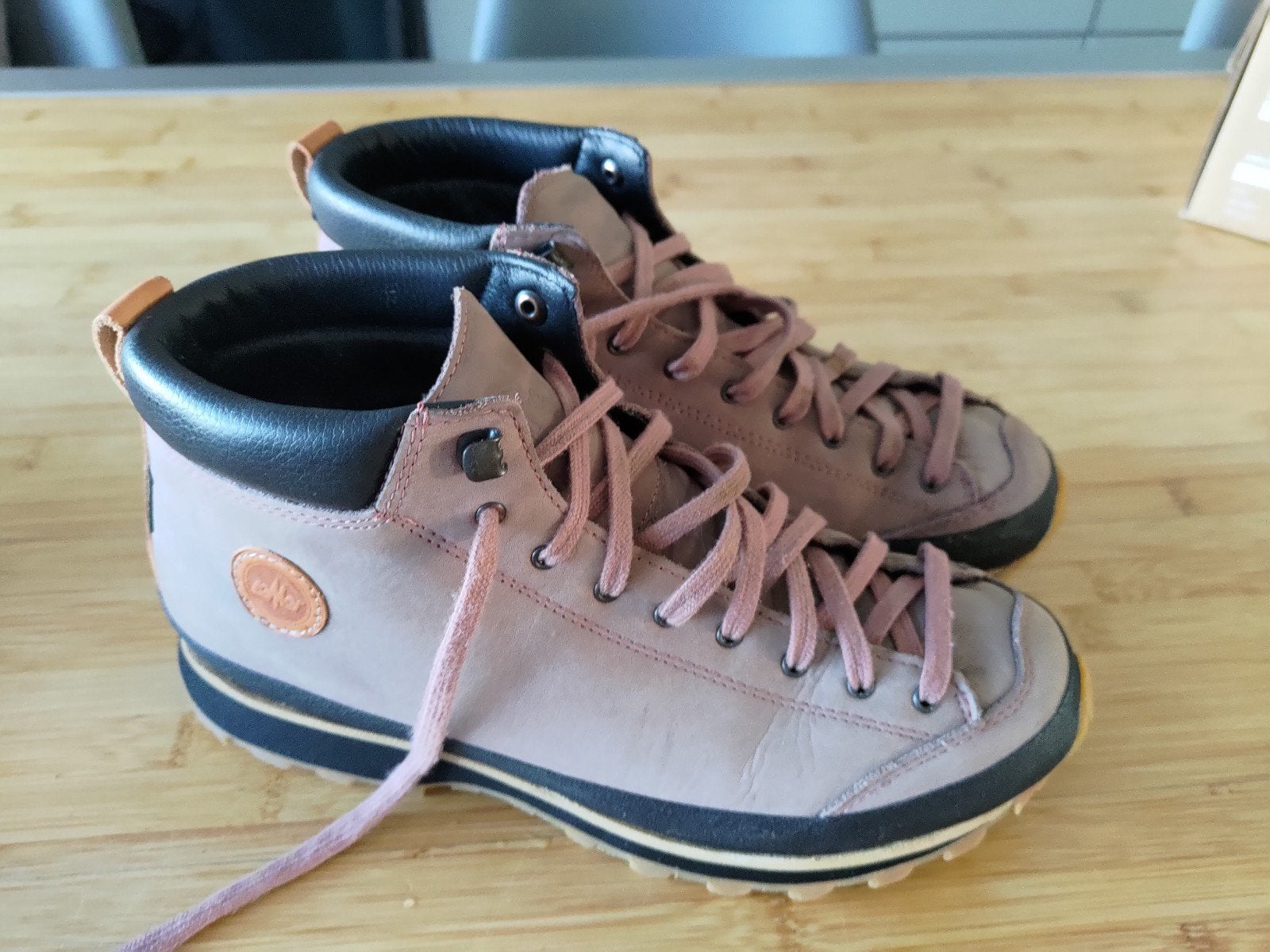 Lomer wandelschoenen maat 39, Ophalen of Verzenden, Zo goed als nieuw, Schoenen