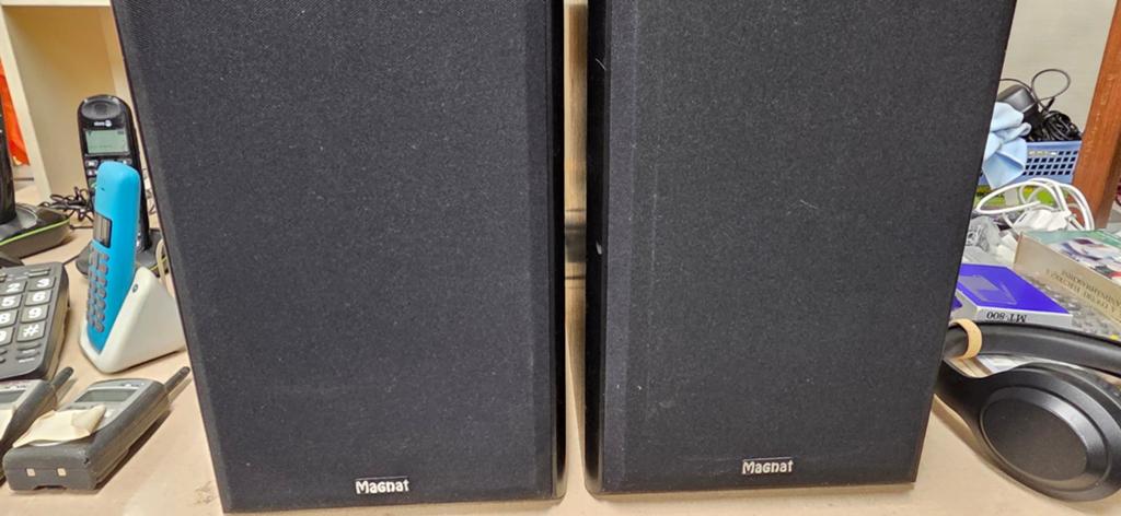 2 boxen Magnat 220., Audio, Tv en Foto, Luidsprekers, Ophalen of Verzenden, 120 watt of meer, Front, Rear of Stereo speakers, Magnat