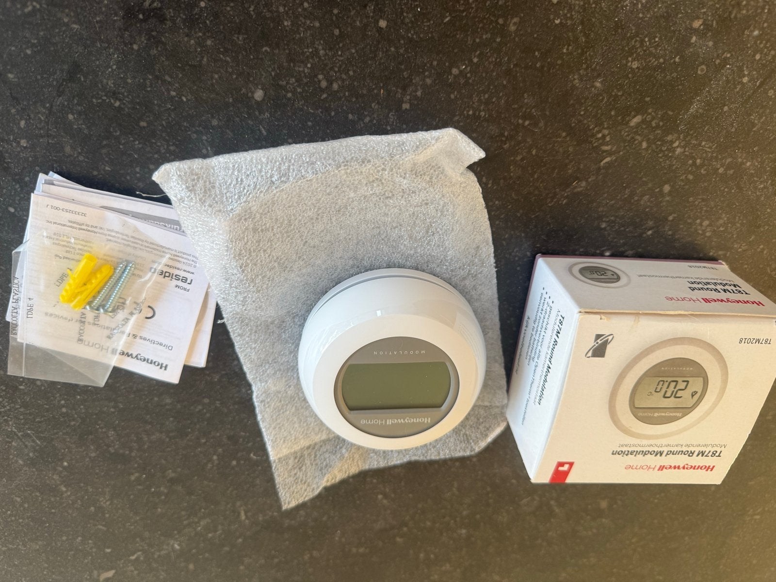 Honeywell T87M Round Modulation Thermostaat - Nieuw in doos, Doe-het-zelf en Verbouw, Thermostaten, Ophalen of Verzenden, Slimme thermostaat