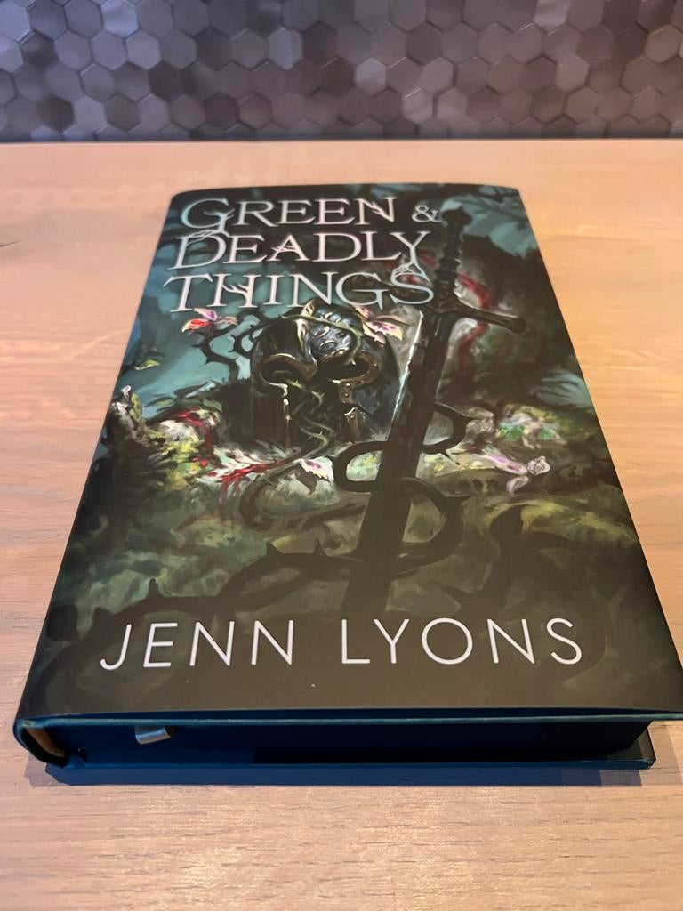 Green & Deadly Things - Jenn Lyons - Special Edition, Boeken, Fantasy, Ophalen of Verzenden, Nieuw